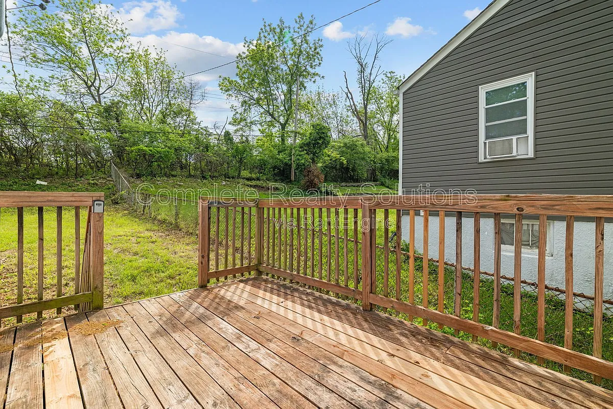 Building Photo - 7120 Greenhaven Dr