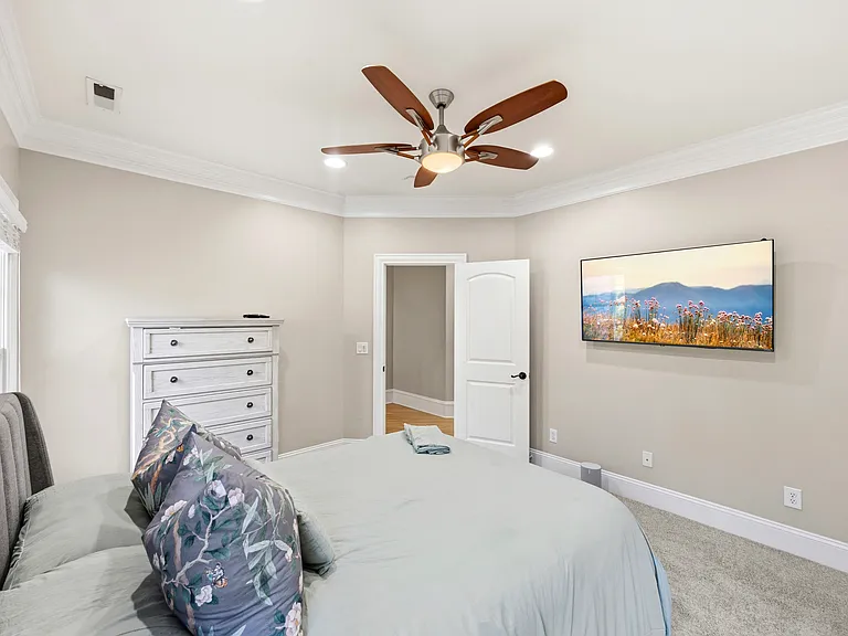 9805 Strike The Gold Ln — Photo 24