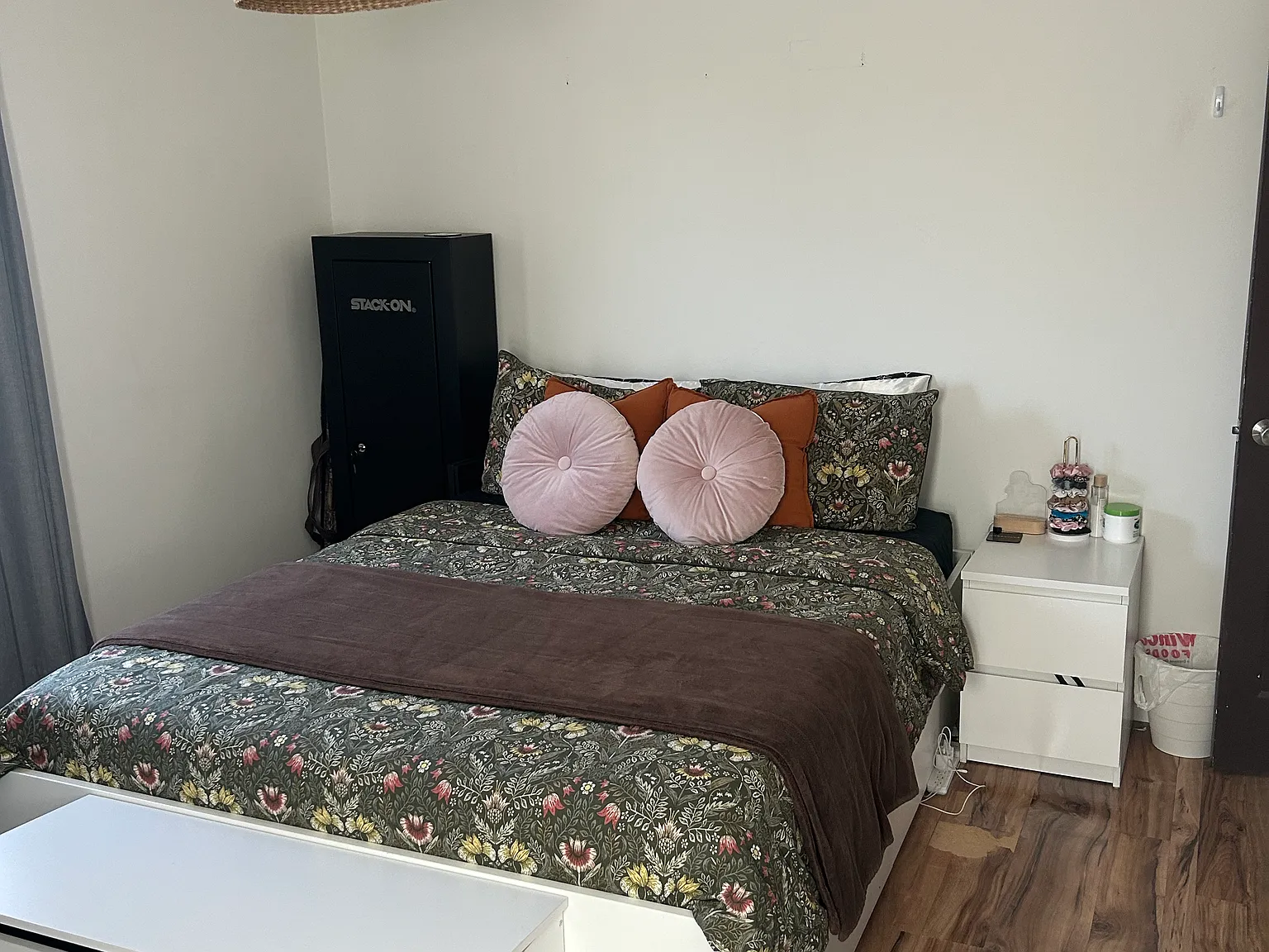 4 bed, 2.0 bath, 1658 sqft, $2,300 — Photo 2