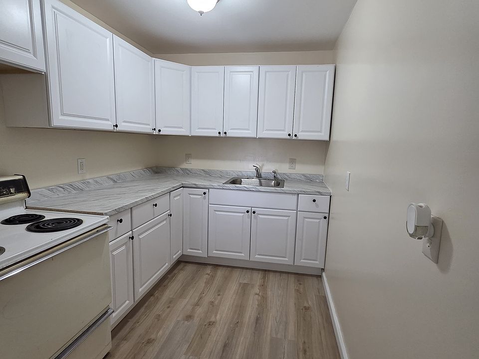 1st image of 37 Main St #6