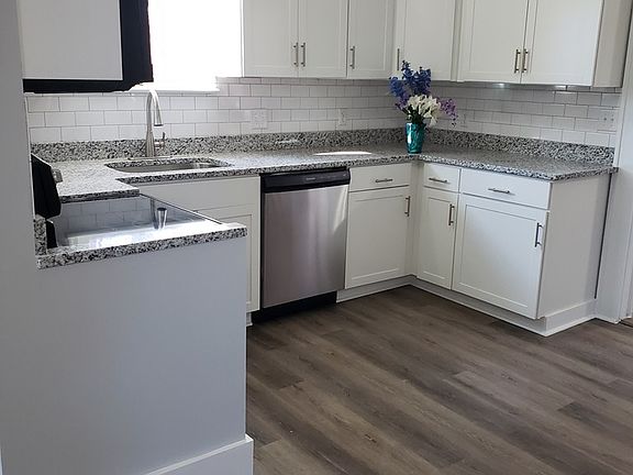 5th image of 1716 Vaughan St