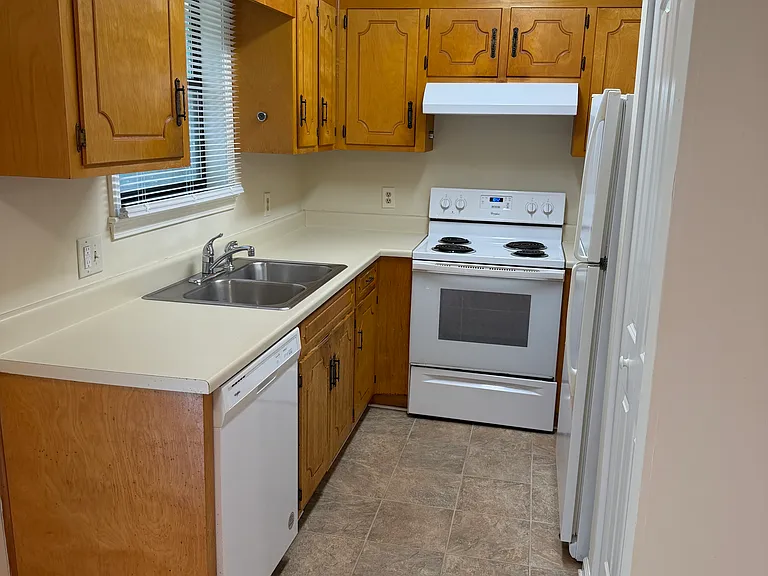 128 Willow Ct #3 — Photo 17