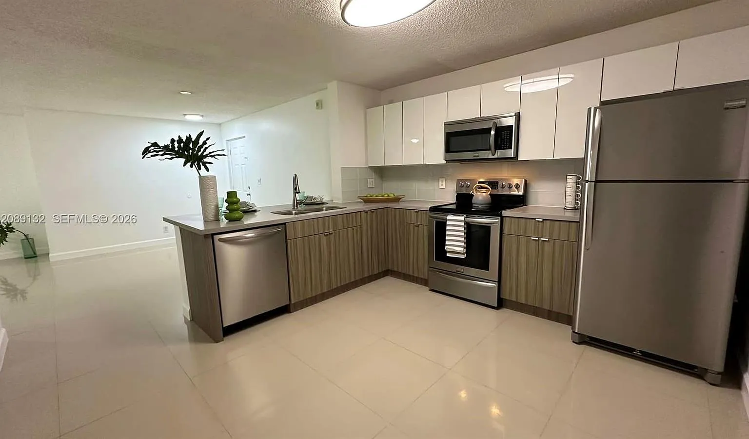 Grand Marquis Condo Homes — Photo 3