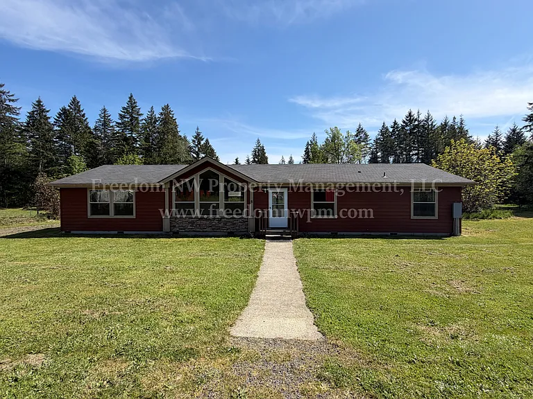 1411 SE Fireweed Rd — Photo 2