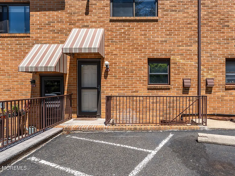 321 Spring St #9 — Photo 6