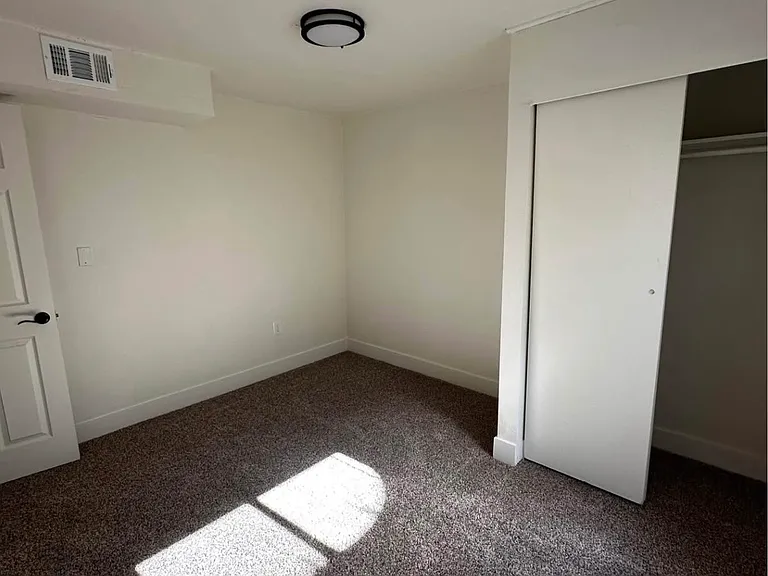 5569 Troy St — Photo 12