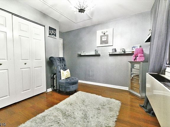4th image of 112 Mill St Unit L-11