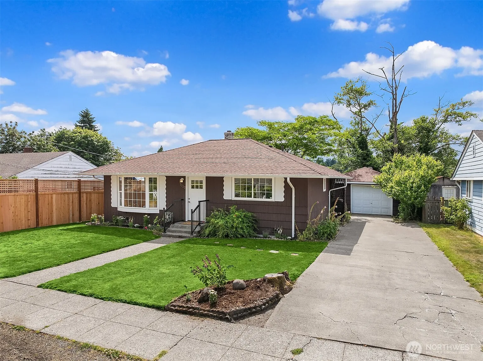 7337 19th Avenue SW photo 1
