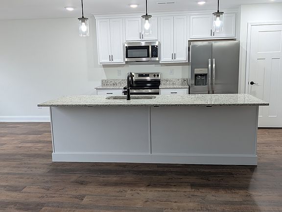 3rd image of 659 Snowflower Cir