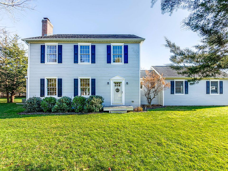 1st image of 72 Long Ln