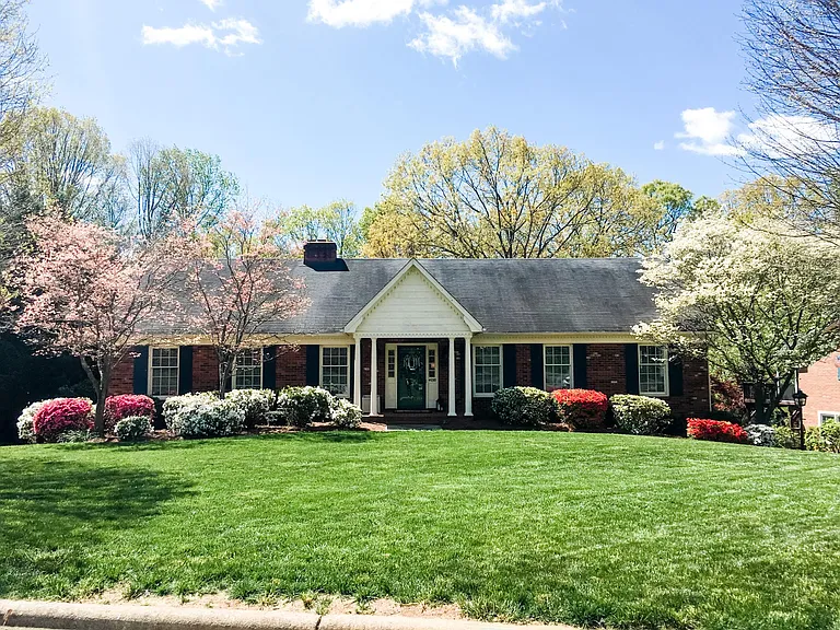 4050 Dresden Dr — Photo 1