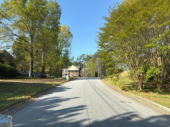 4th image of 2180 Charleston Pl