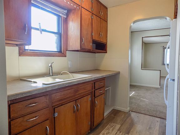 5th image of 1212 Arthur St