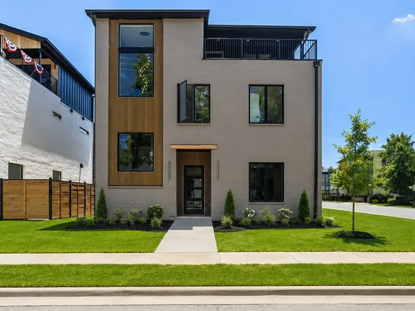 617 SW 2nd St, Bentonville, AR 72712