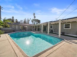 2951 Mockingbird Ln, Hemet, CA 92544