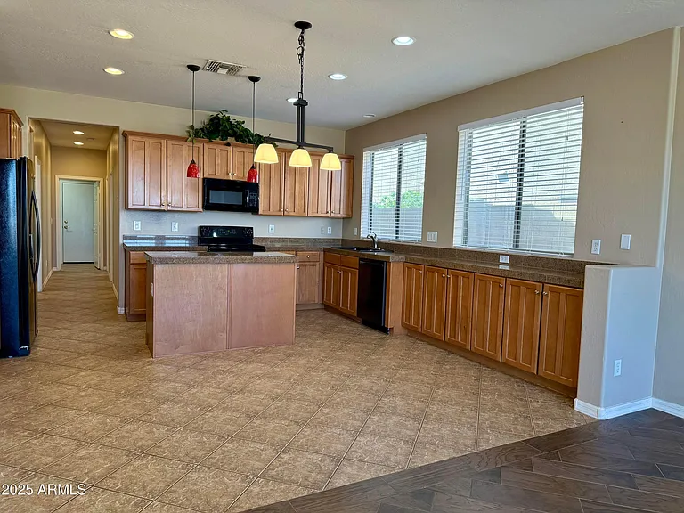 3518 W Plymouth Dr — Photo 3