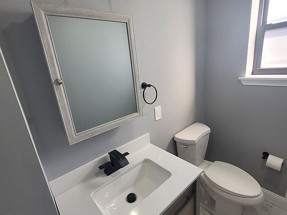 2nd image of 1428 Jackson St Floor 3