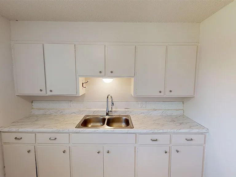 205 W Birch Pl #4 — Photo 6