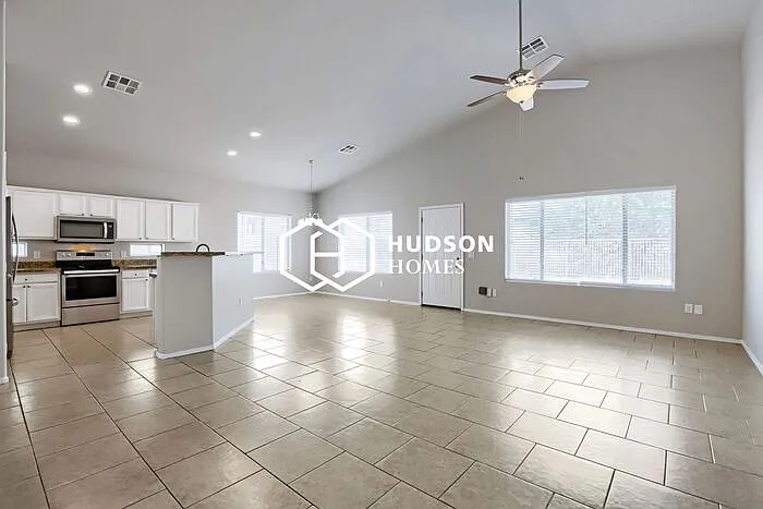 931 S 241st Ave — Photo 6