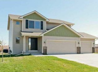 1695 SE Greentree Dr, Waukee, IA 50325