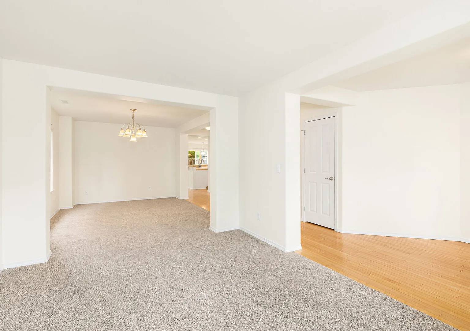Covington Incredible 6 Bedroom 3.75 Bath Home! Make it yours today! — Photo 4