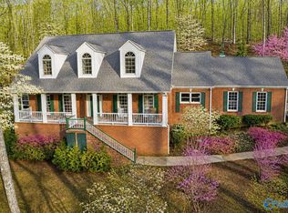 138 Greenbriar Rd, Gadsden, AL 35901