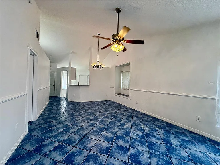 6521 Garden Spring Ct — Photo 8