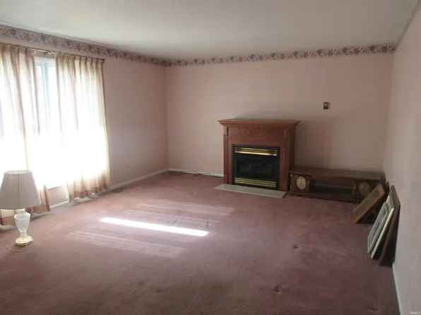 7686 E 300th Rd N, Portland, IN 47371