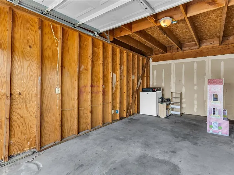 8922 I Ave #3 — Photo 17