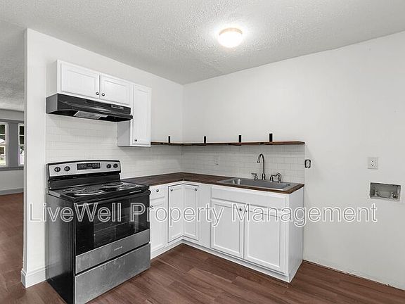 3rd image of 2608 20th Ave N APT 3