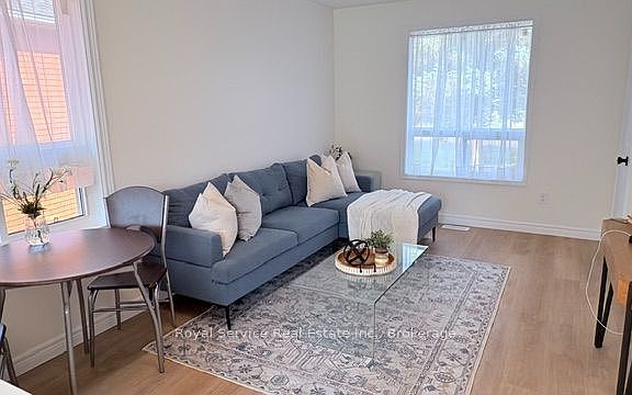5th image of 228 Towerhill Rd