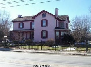 216 N Main St, Moorefield, WV 26836