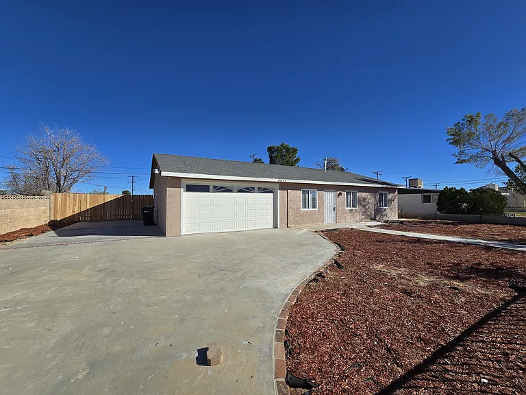 8651 S Loop Blvd — Photo 11