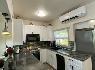 402 NE D St, Grants Pass, OR 97526