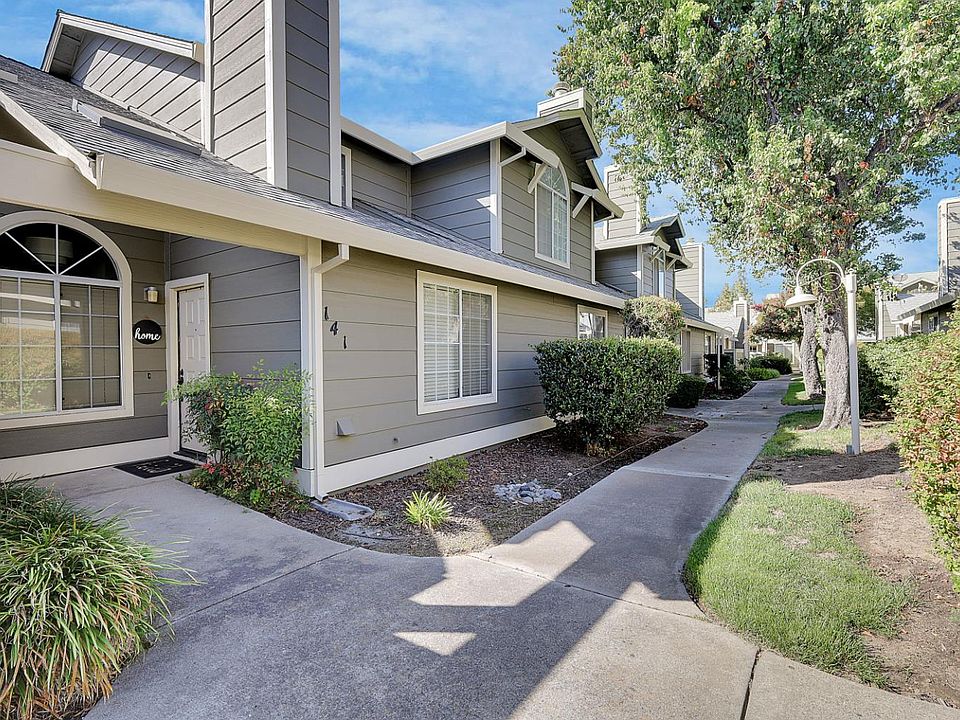 1st image of 141 Pierpoint Cir