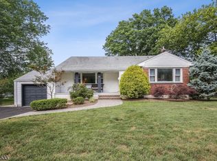 135 Briar Hills Cir, Springfield, NJ 07081