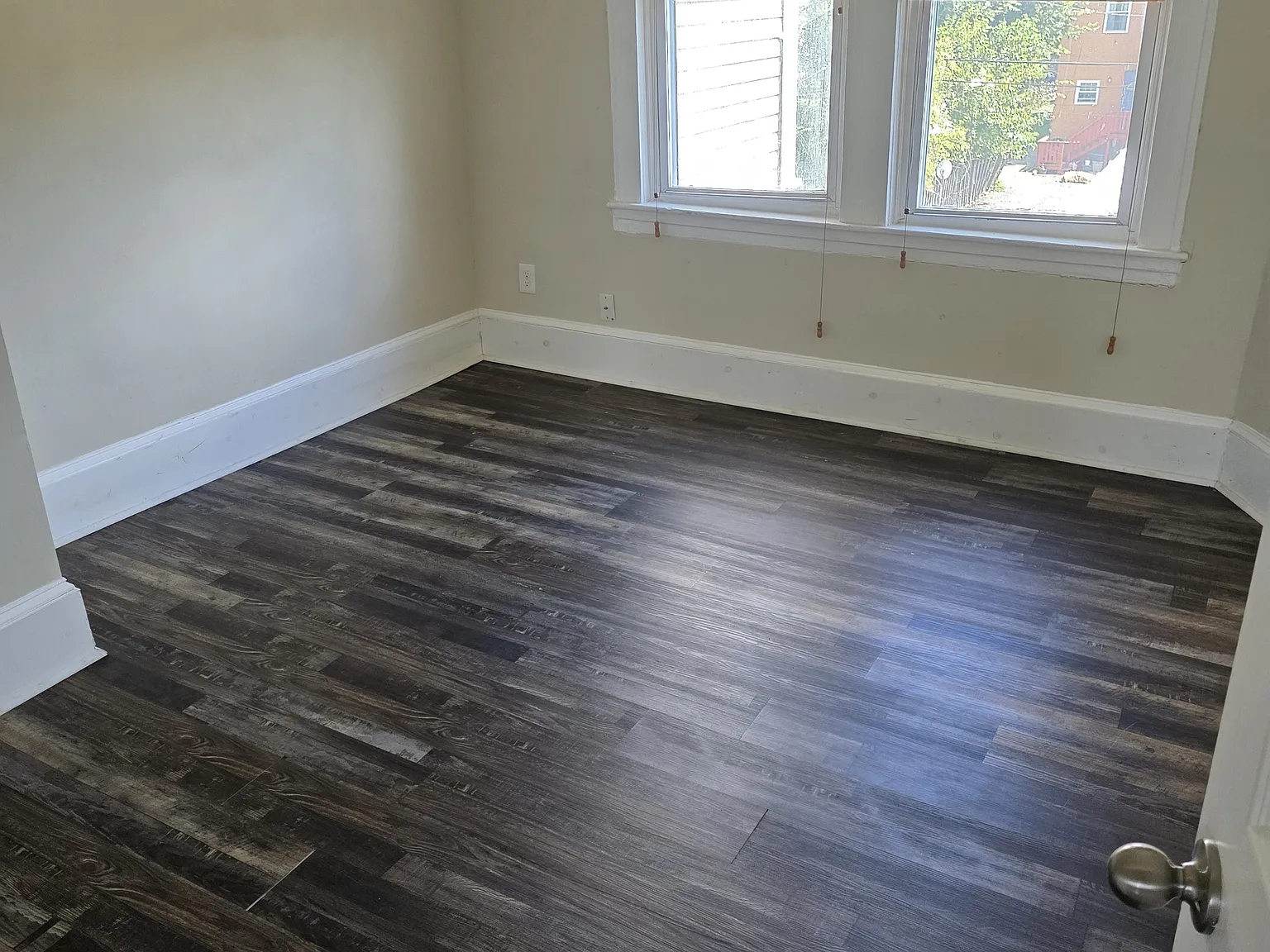2505 Brookfield Ave - 2 — Photo 4