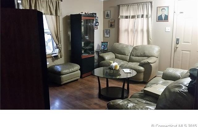 2nd image of 23 Brook St