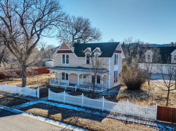 1641 Albany Ave, Hot Springs, SD 57747