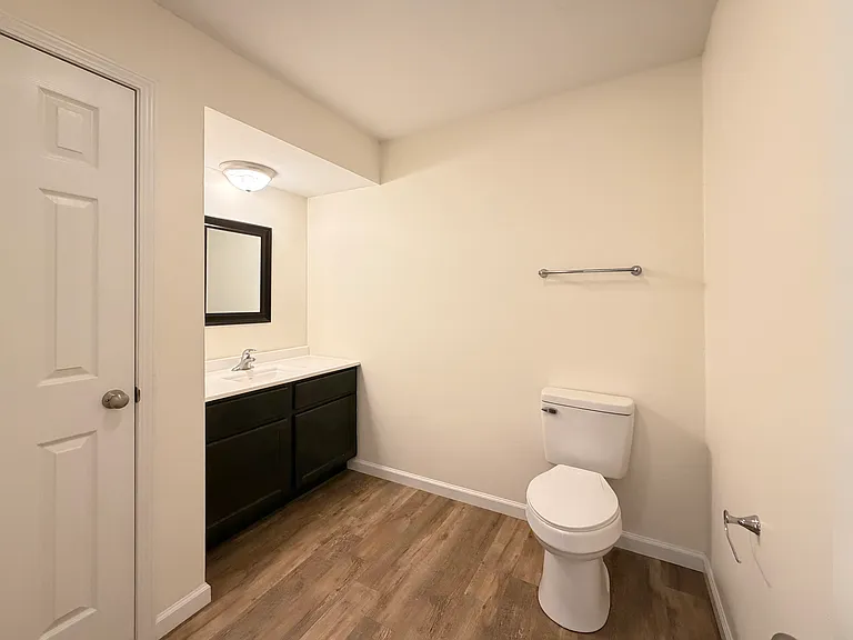 195 Lewis St #6 — Photo 5