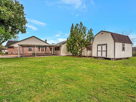 3rd image of 1813 Salem Drive