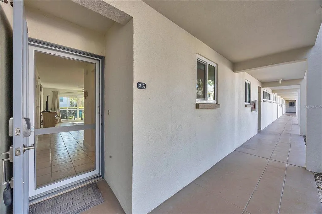 2 bed, 2.0 bath, 1034 sqft, $6,000 — Photo 1
