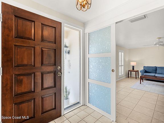5th image of 215 Sand Pine Rd
