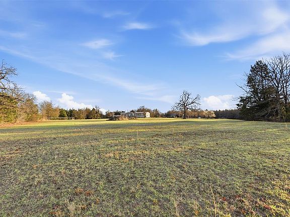 3rd image of 115 Dusty Rd