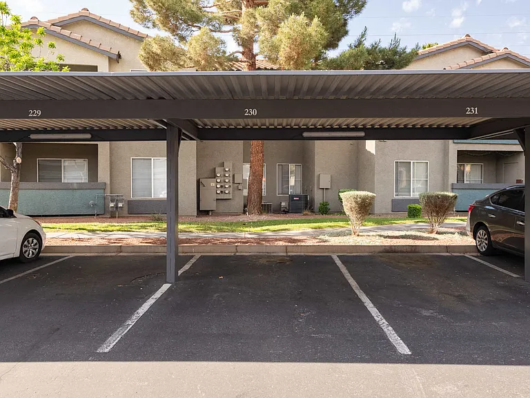 Ventana Canyon Apartments — Photo 47