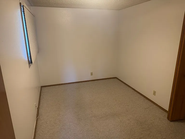429 Lindley Ln — Photo 6