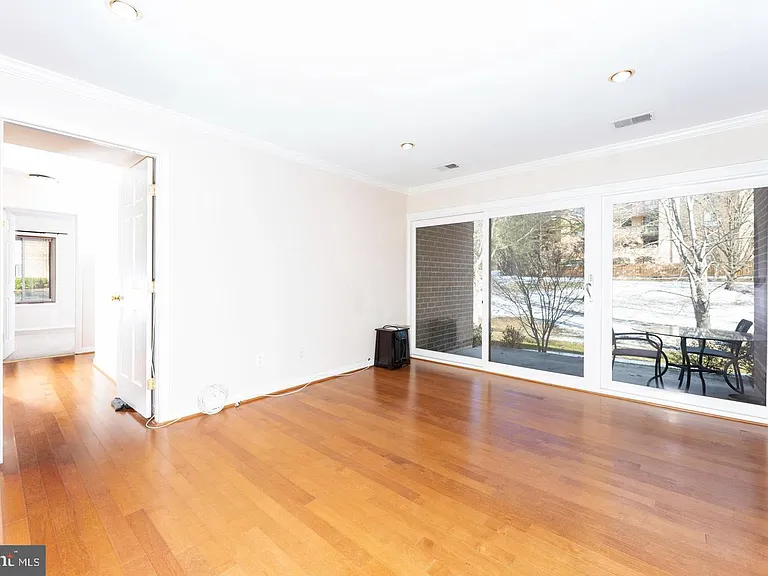 5817 Edson Ln — Photo 9