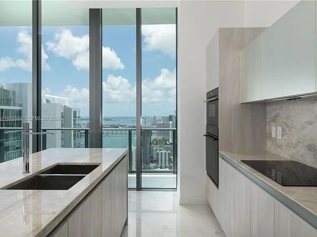 480 NE 31st St #Penthouse 5101 — Photo 12