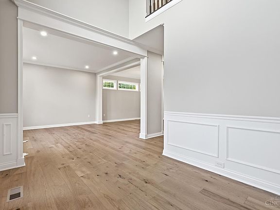 5th image of 9907 Kensington Ln