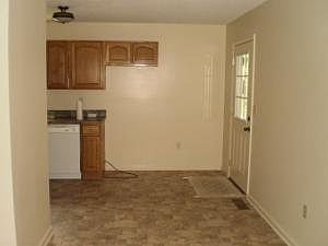 5th image of 198 Birchwood Dr